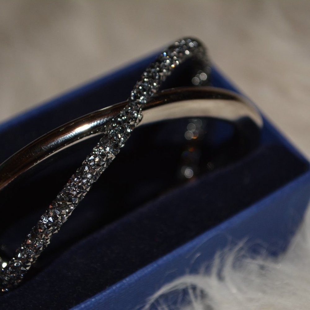 Swarovski Crystaldust cross cuff braclet